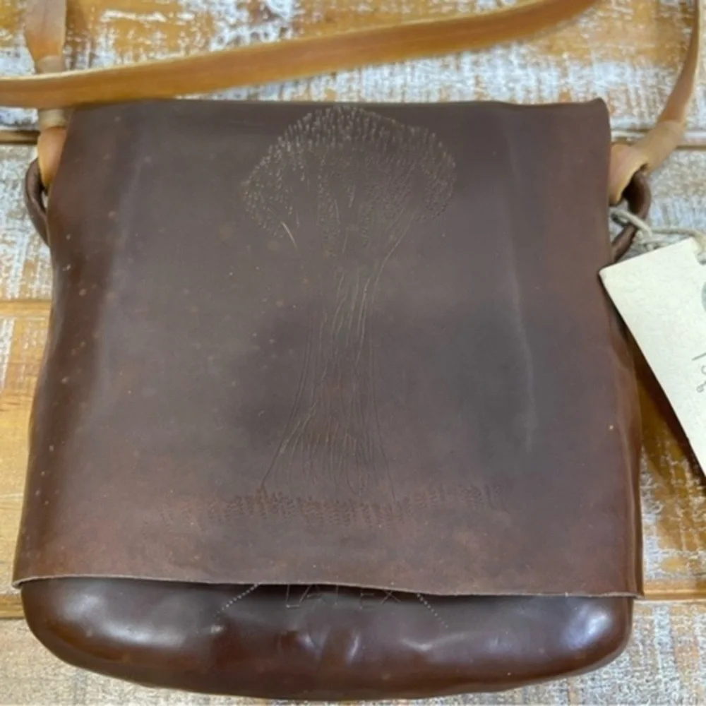 NWT Couro Ecologico Natural Latex Vegan Handmade Crossbody Bag Color Brown